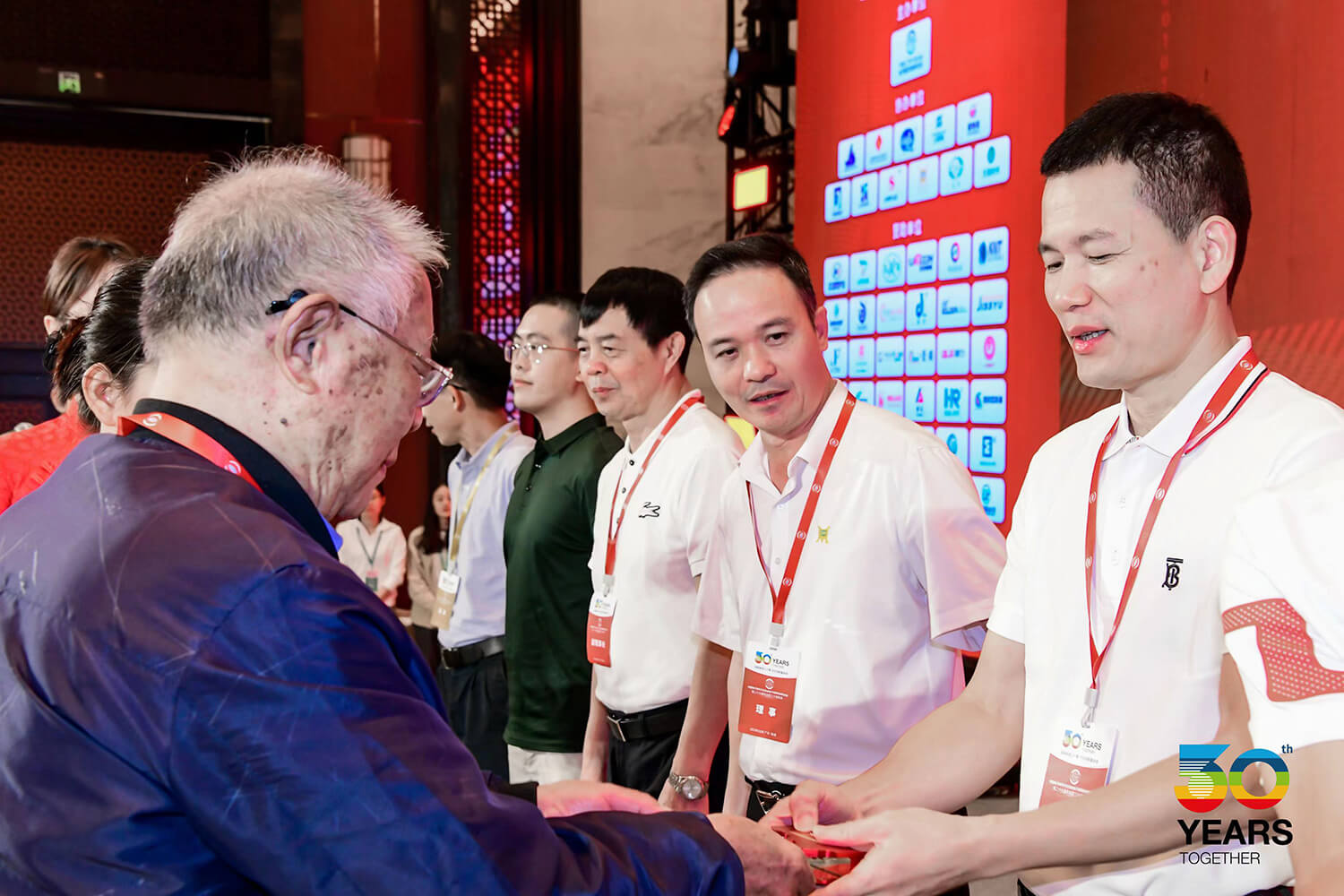 【实力见证】中(zhōng)实金属荣获電(diàn)子锡焊料材料协会的多(duō)项殊荣